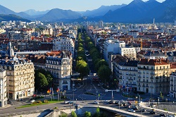 grenoble, boulevard gambetta, vue de la bastille